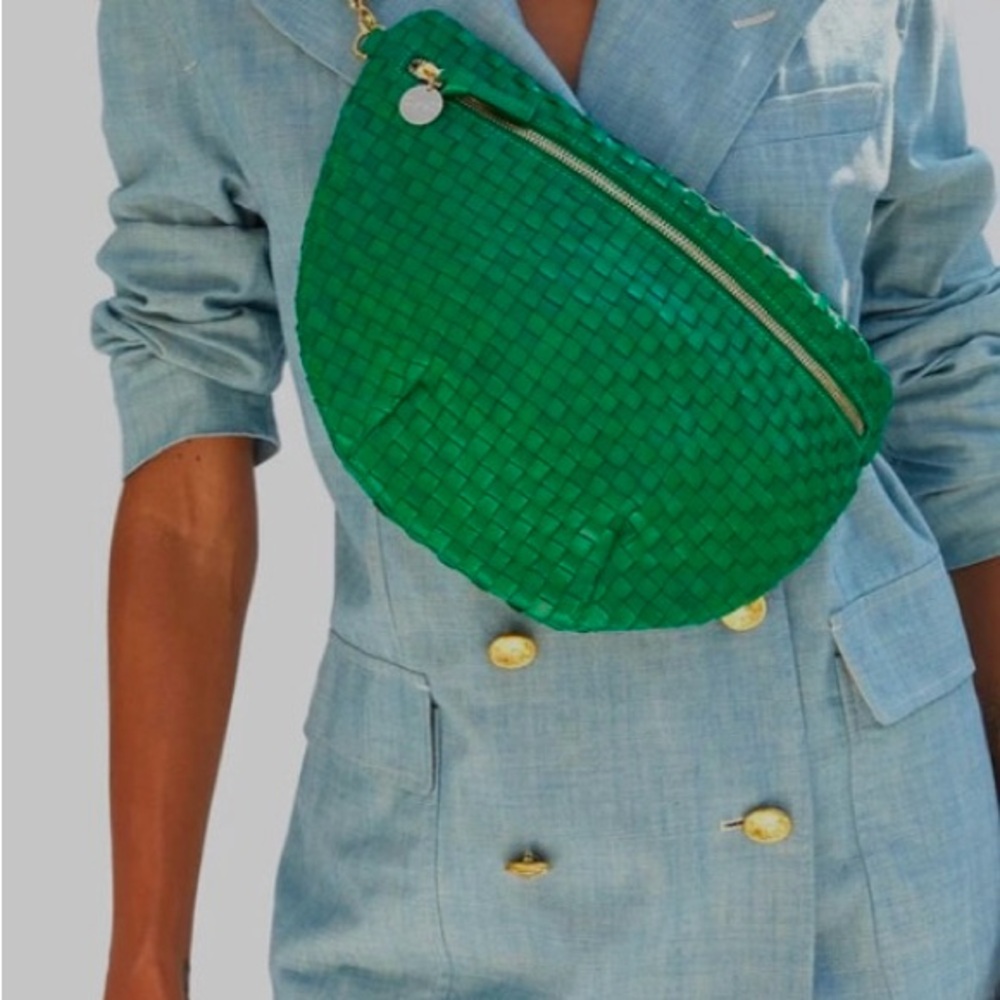 Chic Green Woven Shoulder Bag